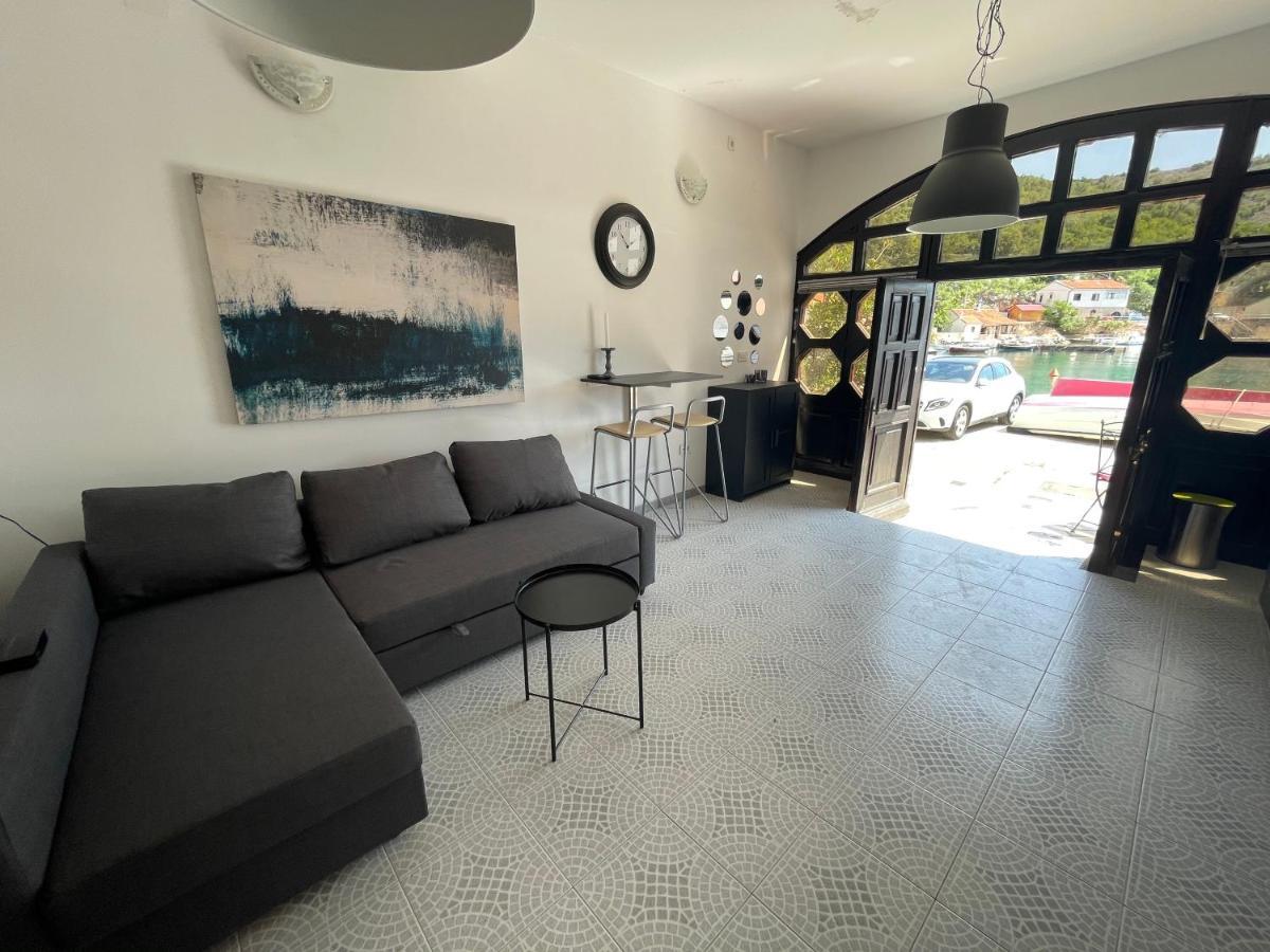 Apartmani Pulic Senj  Eksteriør billede