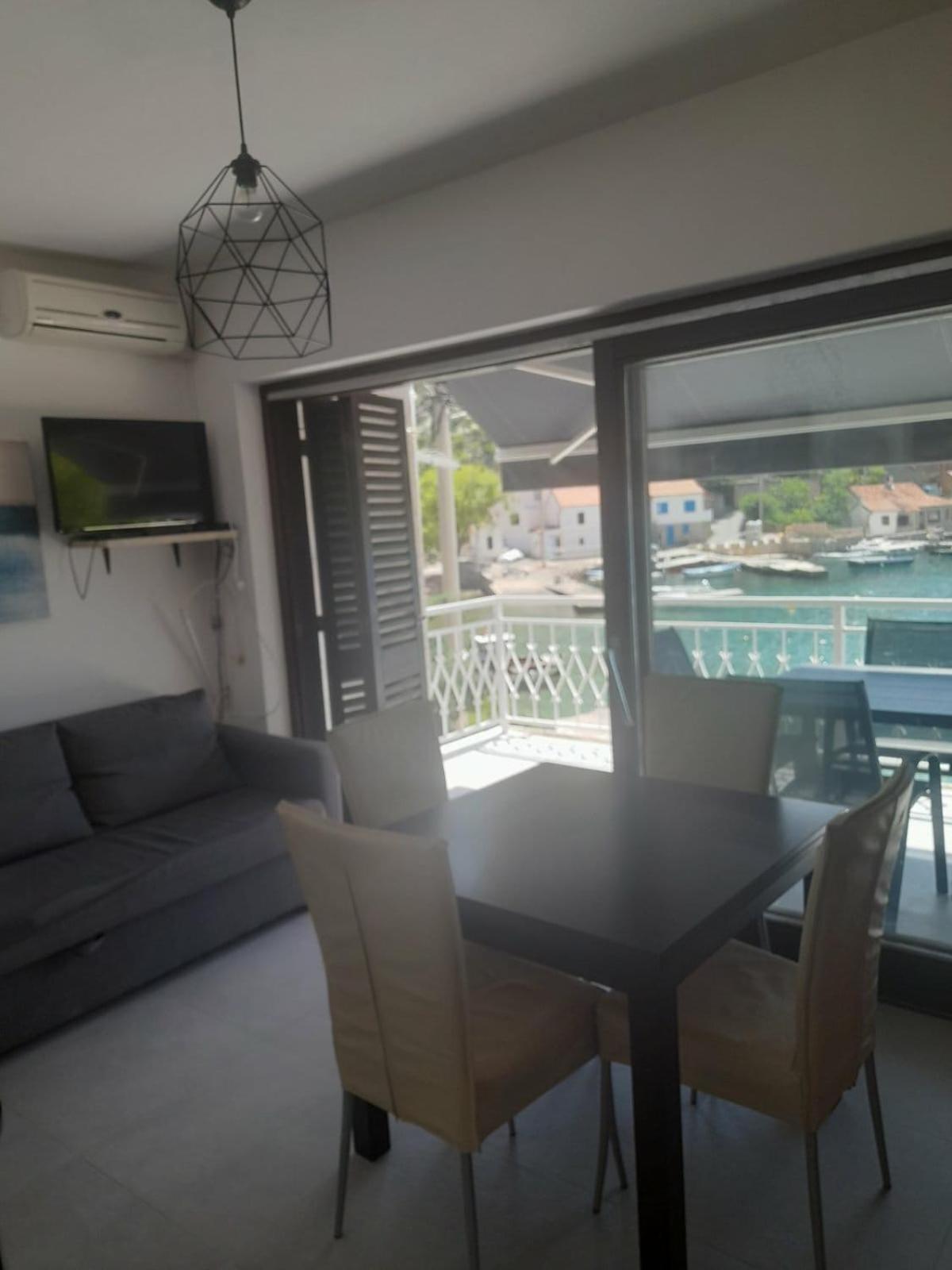 Apartmani Pulic Senj  Eksteriør billede