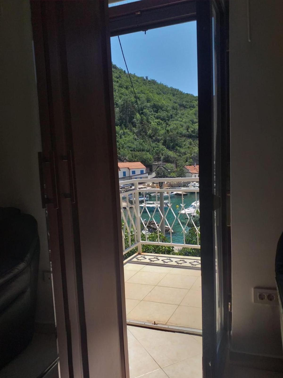 Apartmani Pulic Senj  Eksteriør billede