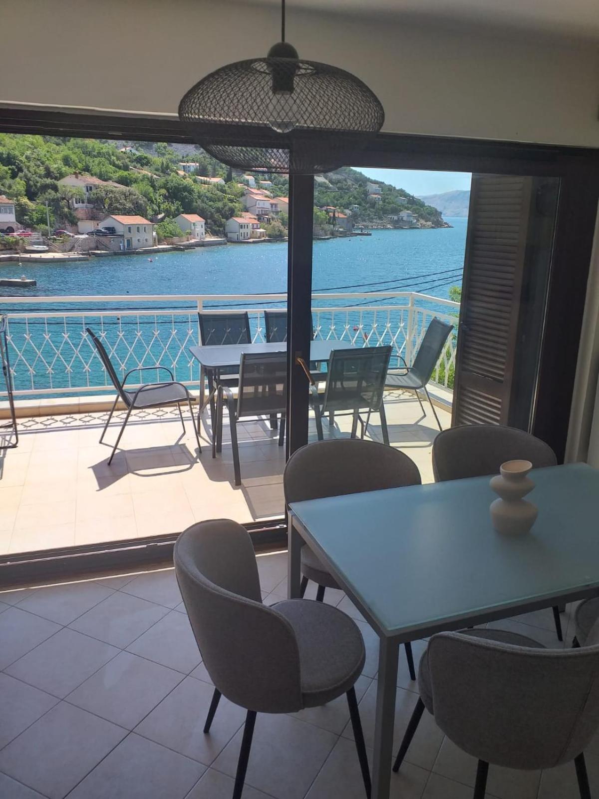 Apartmani Pulic Senj  Eksteriør billede