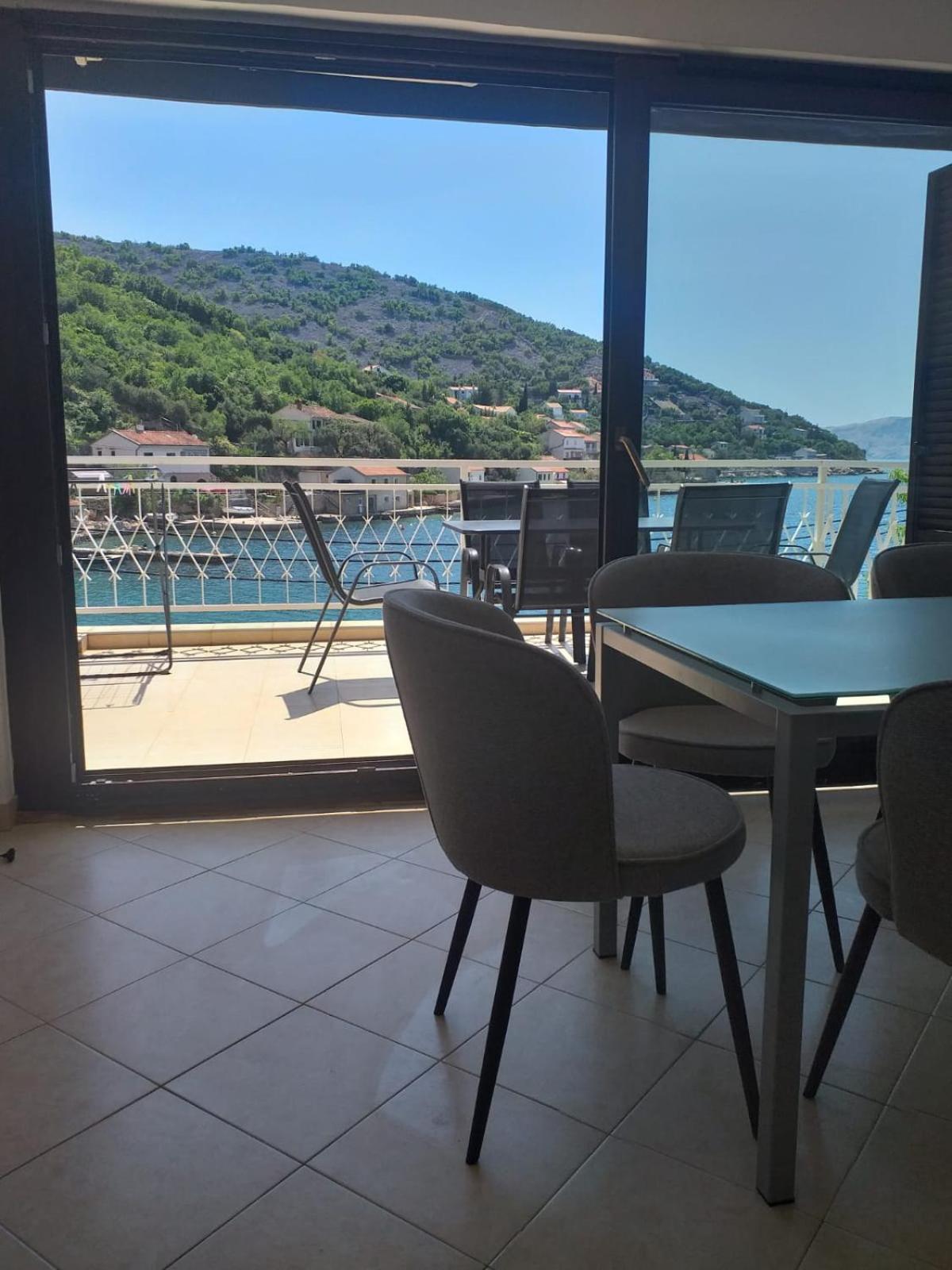 Apartmani Pulic Senj  Eksteriør billede